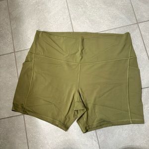 Lululemon align high rise short with pockets 8inch